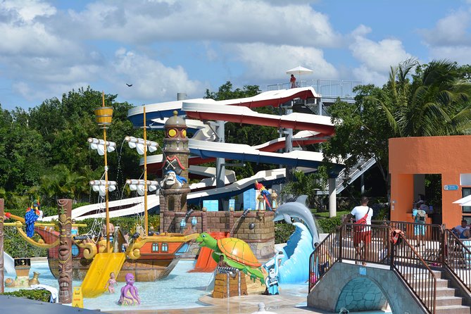 Roots Beach Club® - Service, Crowds, and Day-to-Day Comfort