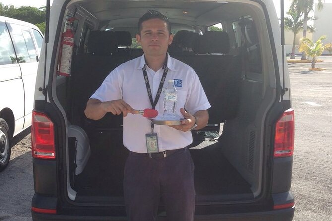 Round private transfer Airport- Akumal - Airport. - Service quality: strong reports, one clear warning