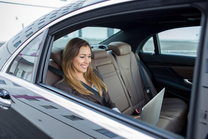 Roundtrip Private Transfer from Cancun Airport (CUN) - Finding the Driver at Cancun Airport