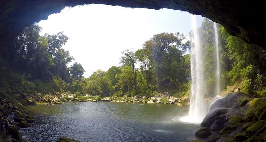 San Cristóbal: Agua Azul, Misol Ha & Palenque Experience - Staying in Palenque instead of riding back