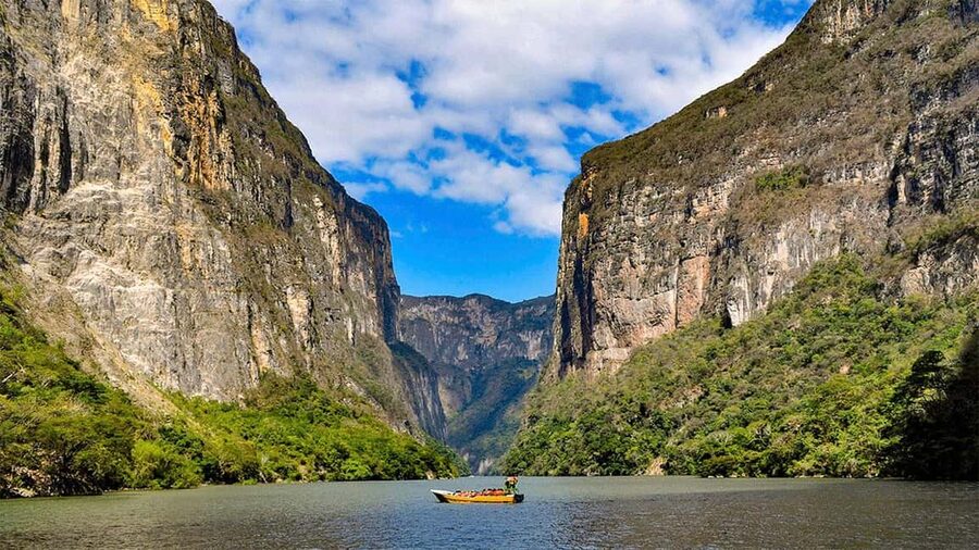 San Cristóbal: Canyon, Viewpoints & Chiapa de Corzo Tour - Practical packing advice