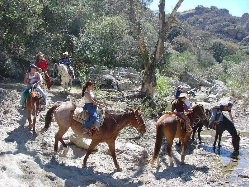 San Miguel Allende: Half-Day Horseback Riding Adventure - What to wear and pack for five hours outside