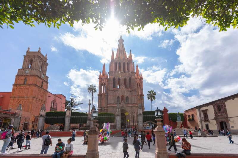 San Miguel: Landmarks and Lunch Walking Tour in English - San Miguel’s story, from 1542 onward