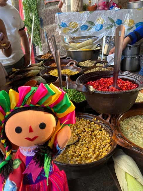 Santiago de Querétaro: Pueblos Mágicos Cheese and Wine Route - The day’s pace, van rides, and guide service