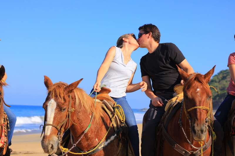 Sayulita: Horseback Riding Tour - Reaching the beach and finding your pace