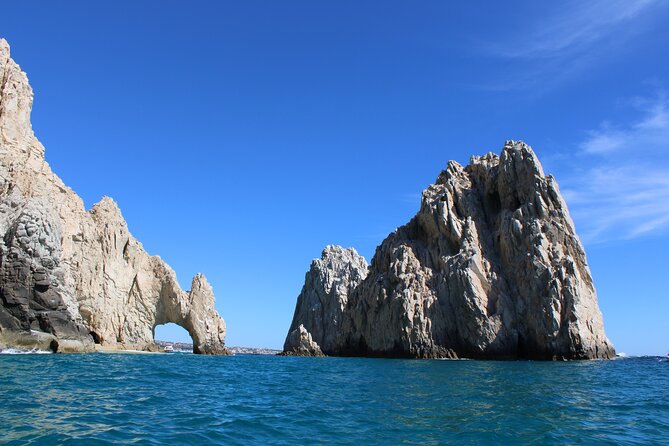 Shared Tour to the Arch of Cabo San Lucas - Getting to D Dock without a scramble