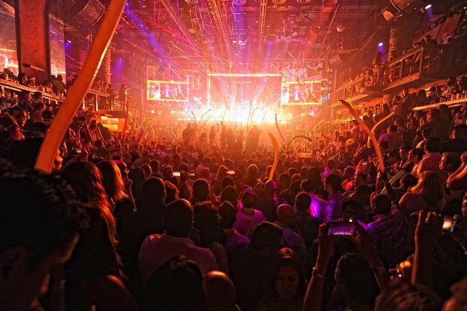 Skip the line: Cancun Coco Bongo Gold Member Entrance Ticket - Unlimited drinks from 10pm to 3am