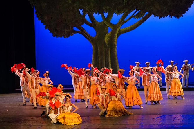 Small Group: Discover the Folkloric Ballet of Mexico - The best audience for this evening