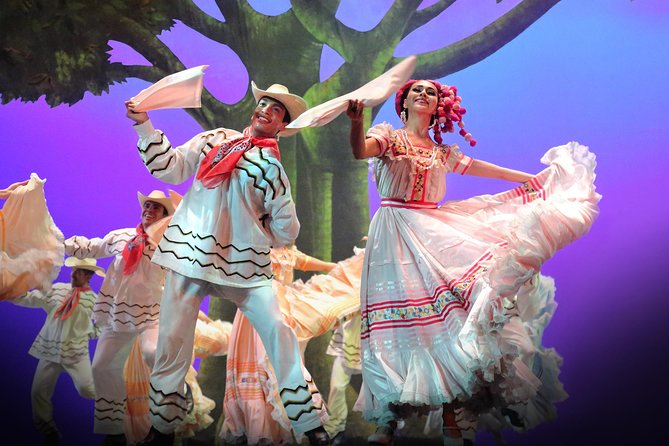 Small Group: Discover the Folkloric Ballet of Mexico - A 90-minute trip across Mexico