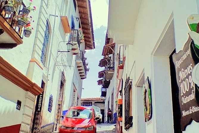 Small Group: The Magical Colonial Towns of Taxco and Cuernavaca - Santa Prisca and Taxco’s Main Square