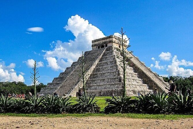 Small Group Tour to Chichen Itza, Cenote and Ekbalam from Cancun - Cenote Hubiku: a cool break underground