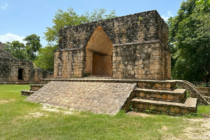 Small Group Tour to Chichen Itza, Cenote and Ekbalam from Cancun - Ek Balam rewards the final stretch