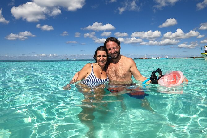 Starfish, Stingrays and the Turtle Sanctuary Snorkel Tour - El Cielito and the stingray encounter