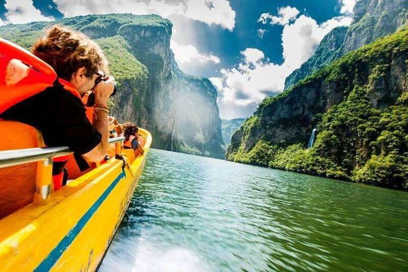 Sumidero Canyon and Chiapa de Corzo Tour Compartido - The first hour in the van
