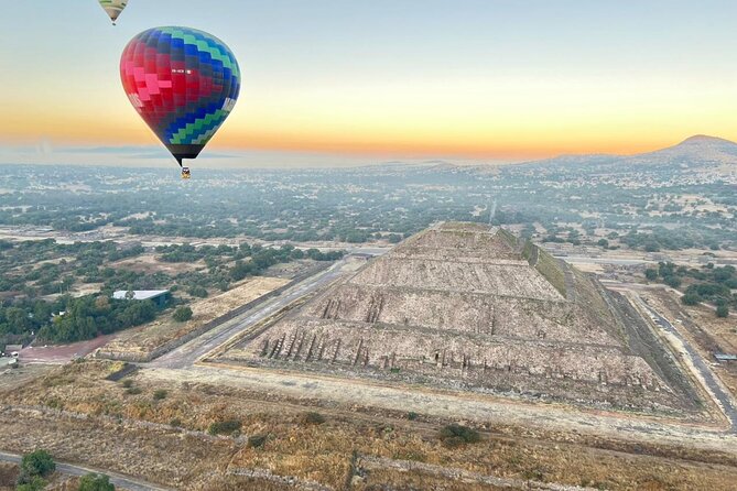 Sunrise Balloon Flight over Teotihuacan and Breakfast in Cueva - The Price and What You Receive