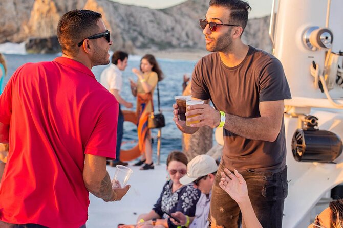 Sunset Cruise in Los Cabos with Jazz and Wine - Service, Seating, and Comfort