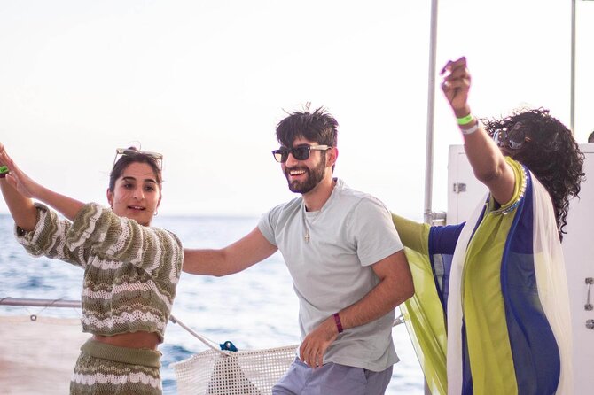 Sunset Sail Party Cruise on the Pez Gato - Open bar, music, and the real meaning of party cruise