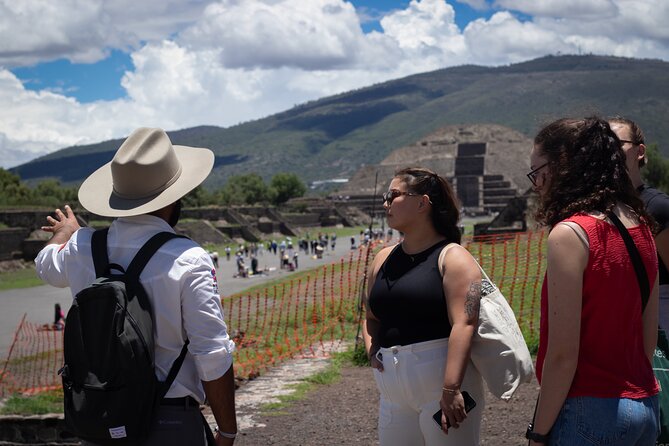 Teotihuacán 3 Pyramids Tour with Cave Breakfast + Transportation - Breakfast in a cave near San Martín de las Pirámides