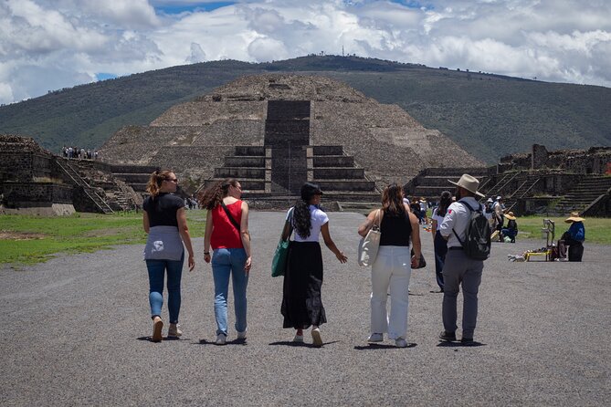 Teotihuacán 3 Pyramids Tour with Cave Breakfast + Transportation - Guide quality, safety, and group size