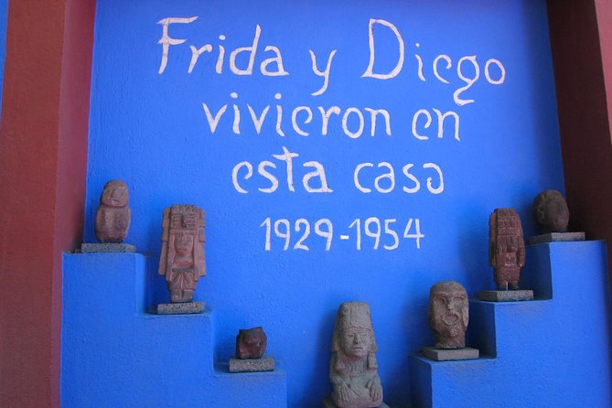Teotihuacan & Guadalupe Shrine + Xochimilco, Coyoacán & Frida Kahlo Combo Tour - The guides, group size, and pace
