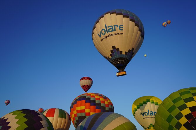 Teotihuacan Hot Air Balloon Flight from Mexico City / Volare - The 30 to 50 minute flight over the valley