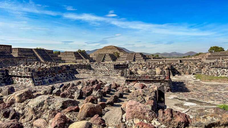Teotihuacan Pyramids: Skip-the-Line Ticket - Climbing the Pyramid of the Sun