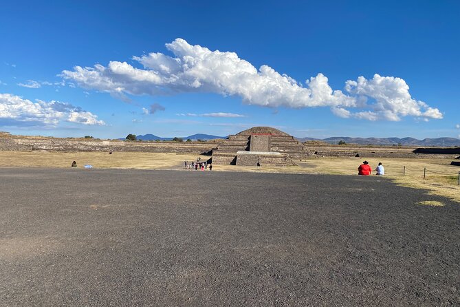 Teotihuacan Pyramids VIP Tour without Commercial Stops - Why the no-shopping format matters