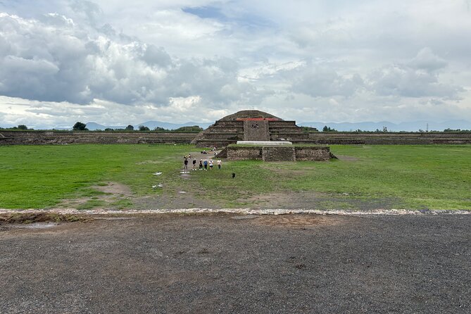 Teotihuacan Pyramids VIP Tour without Commercial Stops - The Pyramid of the Sun and the final views