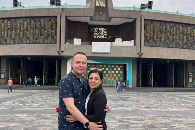 Teotihuacan Tour with Basilica of Guadalupe & Tlatelolco - The artisan and mineral demonstration