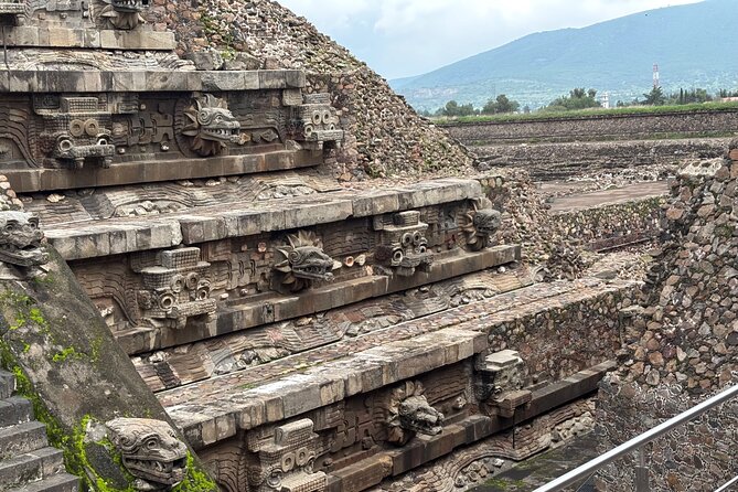 Teotihuacan without obligatory stops. No shops or restaurants. - Seeing the Pyramid of the Sun and Pyramid of the Moon