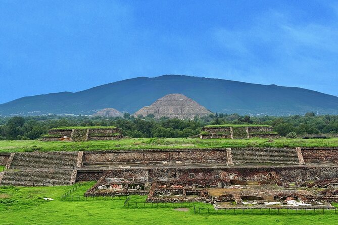 Teotihuacan without obligatory stops. No shops or restaurants. - The Temple of Quetzalcoatl and the final stage