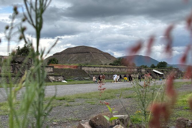 Teotihuacan without obligatory stops. No shops or restaurants. - Group size, schedule, and the seven-hour question