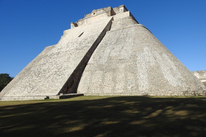 The secrets of Uxmal, Cenote and home made food - Entering Uxmal before the main rush