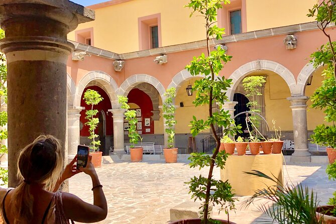 Tlaquepaque and Tonala Private Full-Day Tour - Choosing lunch at Casa Luna or the local market