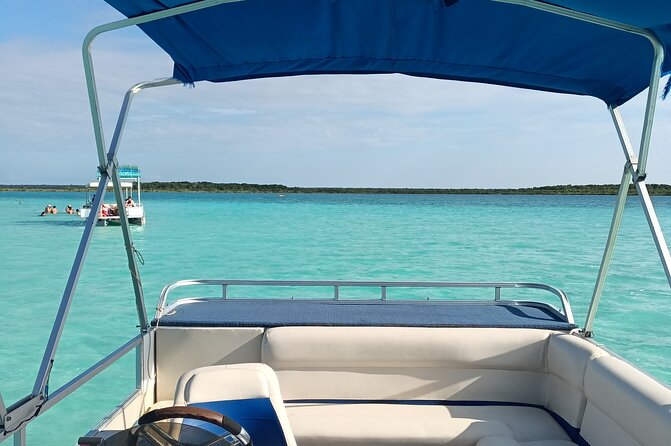Tour of the Lagoon of Bacalar on pontoon -Collective- - Finding El Pez de OroUno without confusion