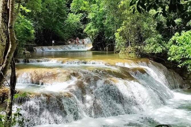 Tour to Copalitilla Magical Waterfalls from Huatulco with admission included - How the guides shape the day