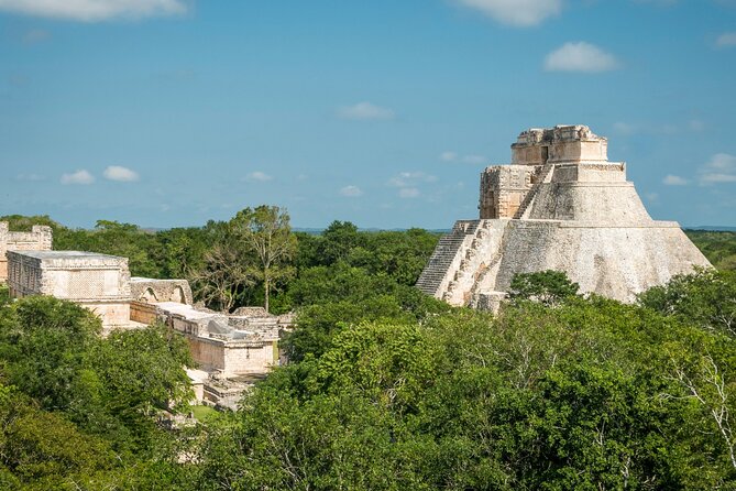 Tour to Uxmal Kabah and Chocolate Museum from Mérida - Transport, group size, and the long return to Mérida
