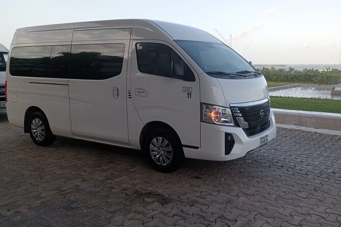 Transfer from Cancun airport to Cancun hotel zone 1 to 8 people - Private does not mean luxury