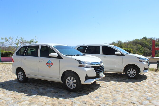 Transfer Huatulco Airport to Huatulco Hotels - Meeting your driver outside Huatulco Airport