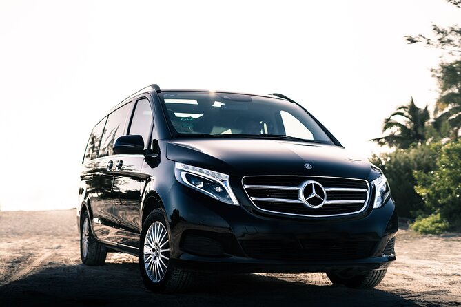 Transfer in Luxury Mercedes Benz Minivan - Why a Private Cancun Airport Transfer Helps