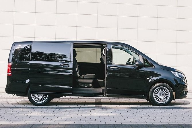Transfer in Luxury Mercedes Benz Minivan - What the Ride Feels Like