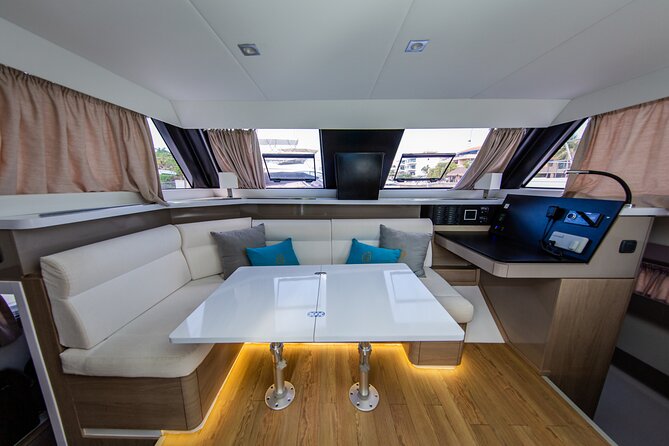 Tulum: Luxury Sail & Snorkel – All Inclusive 34' Catamaran - Unlimited Drinks and Water Time