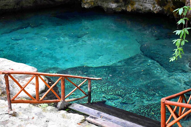 Tulum Ruins 4 Cenotes & Giant Sculpture - Tulum ruins and the Maya coast