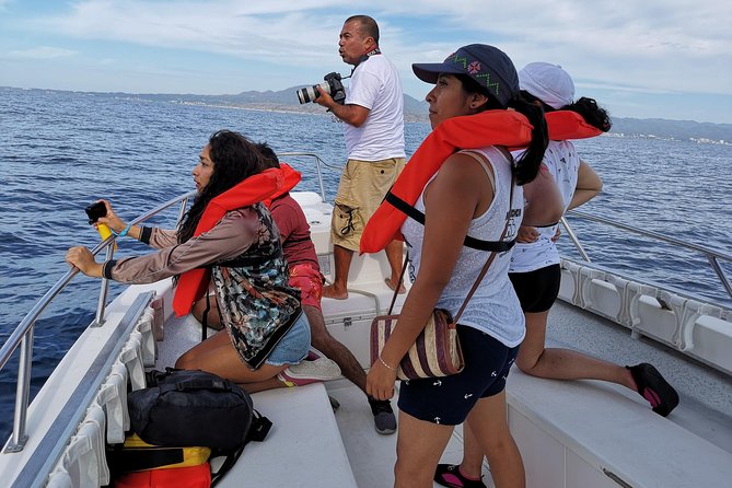 Whale Encounter Puerto Vallarta - A small boat made for close whale watching