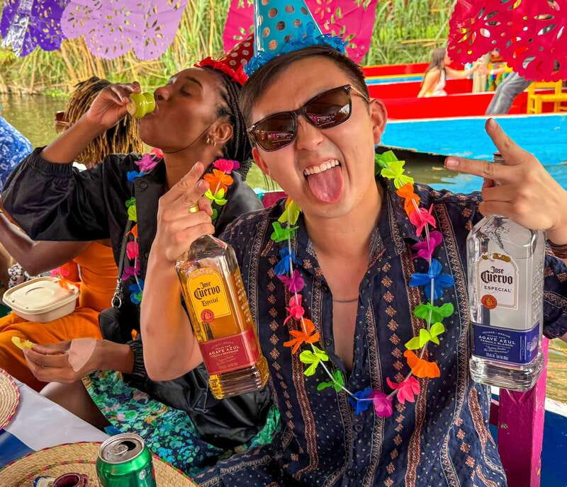 Xochimilco: Tequila tasting (unlimited) and cultural party on a boat - Starting at Las Flores Nativitas