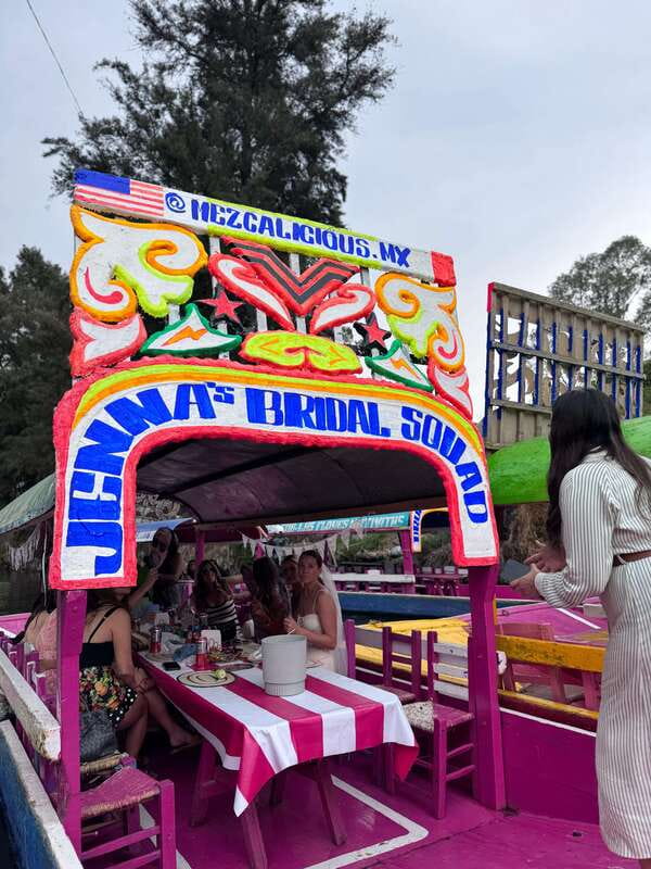Xochimilco: Tequila tasting (unlimited) and cultural party on a boat - The last 10 minutes and the return