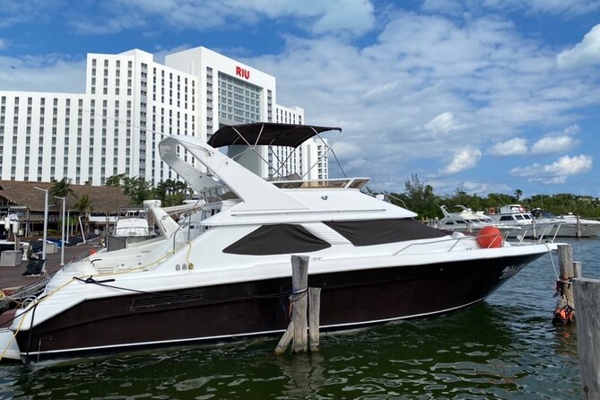 Yacht 48ft Rental in Cancun for up to 15 people - A crew that helps shape the day