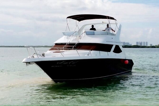 Yacht 48ft Rental in Cancun for up to 15 people - What is included on the 48-foot yacht