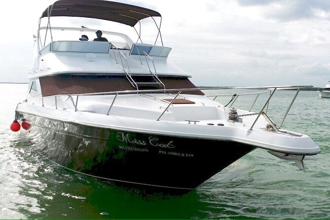 Yacht 48ft Rental in Cancun for up to 15 people - Practical limits and small catches