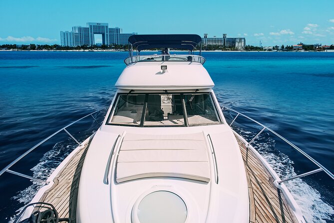 Yacht Meridian 40FT Best Private Rental in Cancun - The real cost of the private yacht